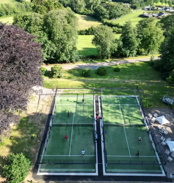 Padelplatz bei The Coed-y-Mwstwr Hotel, Bridgend - Foto 2