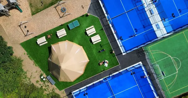 Terrain de padel : The Warren Resort & Spa, Abersoch - photo 1