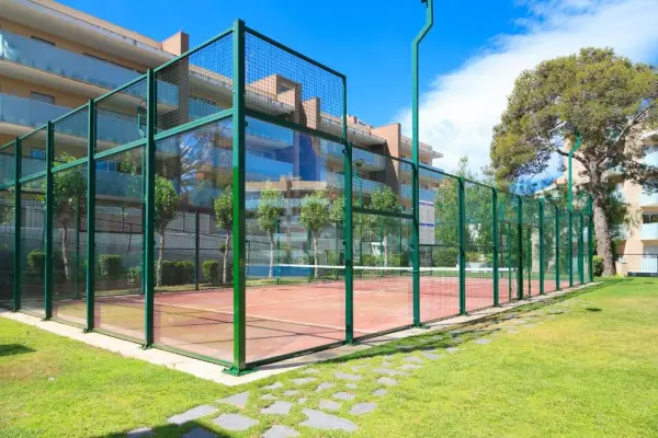 Padelplatz bei UHC Spa Aqquaria Family Complex, Katalonien - Foto 1