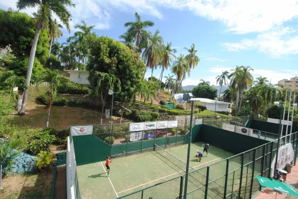 Padelplatz bei Villa Vera Hotel Spa & Racquet Club, Acapulco - Foto 1