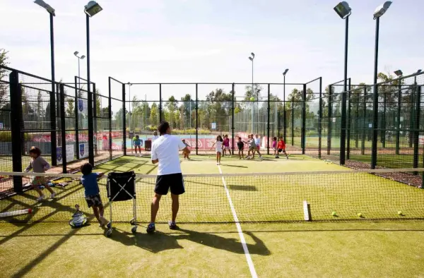 Pista de pádel en Vincci Valdecañas Golf, Extremadura - foto 1