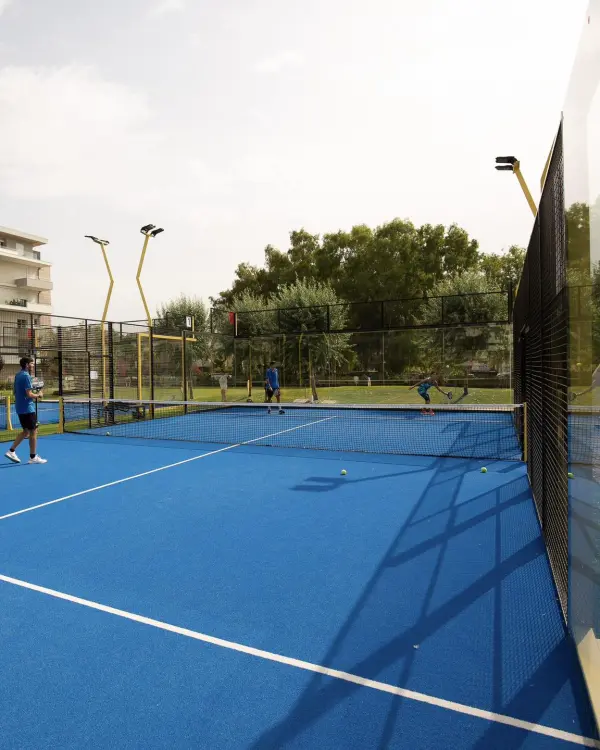 Pista de pádel en Youmami Suite Hotel Wellness & Spa, Giulianova - foto 1
