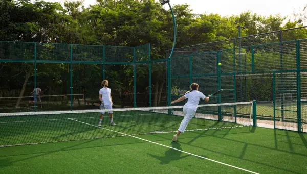 Padelplatz bei Zanzibar White Sand Luxury Villas & Spa, Paje - Foto 1
